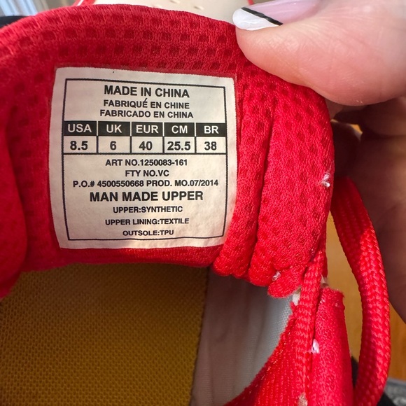 Under Armour women’s Red and White softball spine glyde cleats new without tags - Picture 6 of 6